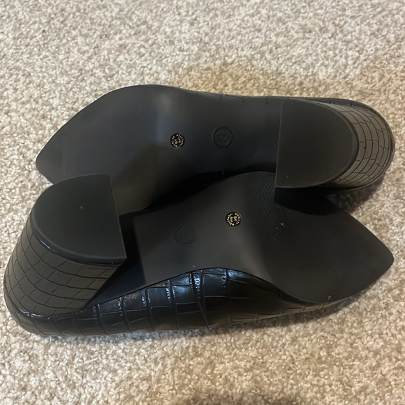 Stack heel shoe - Picture 3 of 4